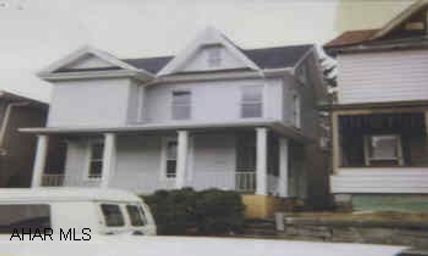 LARGE 2 STORY REMODELED HOME NEW (OR NEWER) CARPET, KITCHEN, BATH, ROOF, PAINT, SIDING, ENTRANCE DOORS, ETC.  LARGE LIVING ROOM/DINING ROOM AREA AND MASTER BEDROOM.