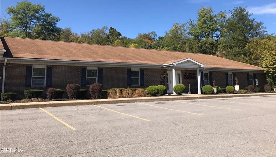 Approximately 3,000 sf of professional office space for lease. One story easy access. Great space for a medical or dental office. Located across from Outback Steak House. Large parking lot. Owner pays water/sewer and lot maintenance. Call listing agent for more details and to view the space.