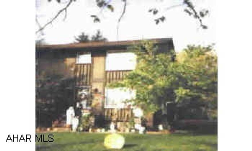 Penn Terrace 3 bedroom with gas heat and C/A. Nice corner unit with additional ground. Lot size is 30x125. Penn Terrace 3 bedroom with gas heat and C/A. Nice corner unit with additional ground. Lot size is 30x125.