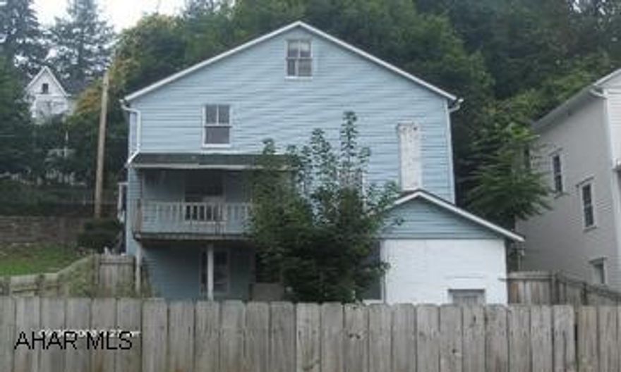 2 atory, 2 BR home on a 40 x 120 lot in Ferndale school district. Call Scott @ 814-244-3113 2 atory, 2 BR home on a 40 x 120 lot in Ferndale school district. Call Scott @ 814-244-3113