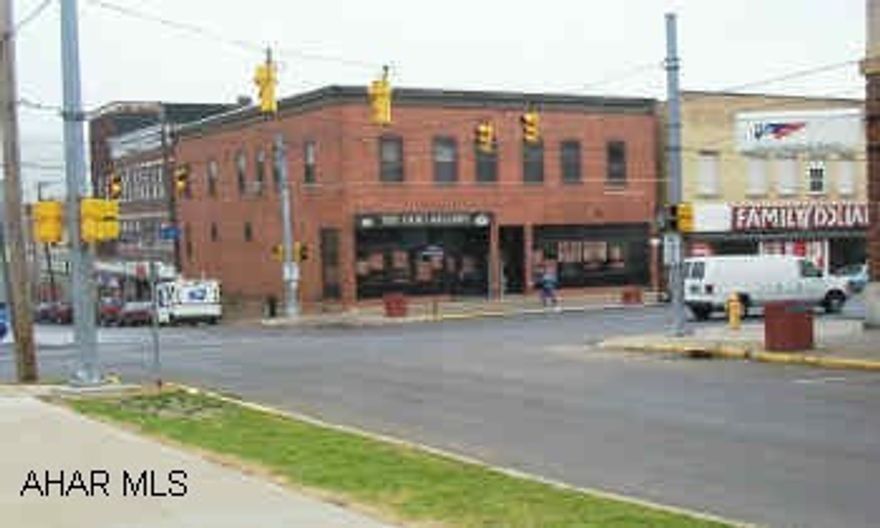 2 STORY COMMERCIAL BLDG.  CORNER LOT RT 219, EXCELLENT BUILDING FOR OFFICE OR STORE FRONT LEASE OR PURCHASE- $1500/ MO LEASE MIN 1 YEAR LEASE