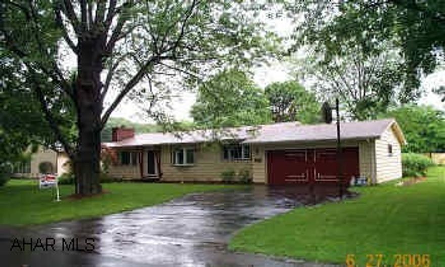 Newer furnace - Roof - Windows - Kitchen - Appliances Stay - Oak Hardwood Floors - Basement Waterproofing '03 with assignable warranty. Newer furnace - Roof - Windows - Kitchen - Appliances Stay - Oak Hardwood Floors - Basement Waterproofing '03 with assignable warranty.