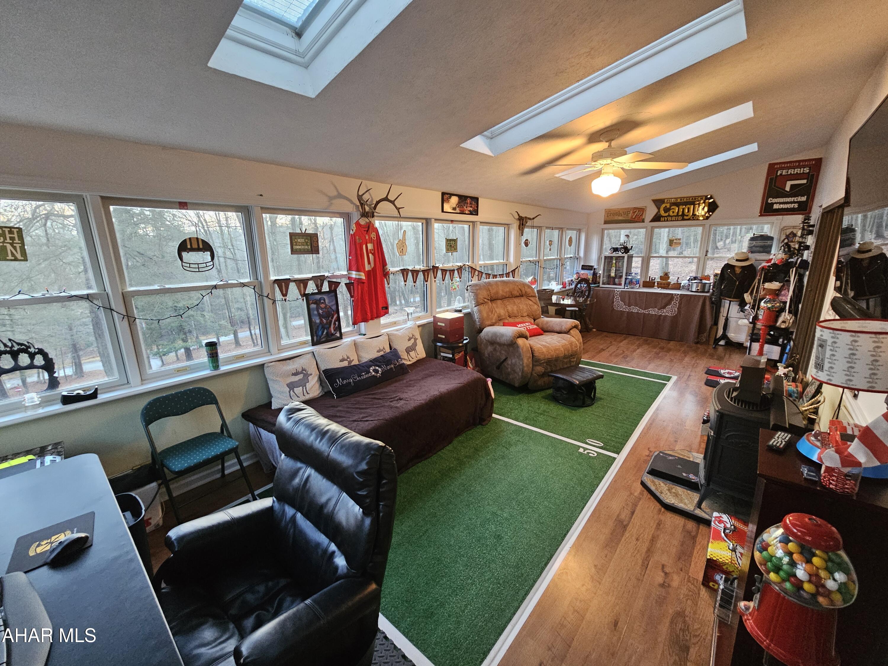 Glendale Yearound - Residential