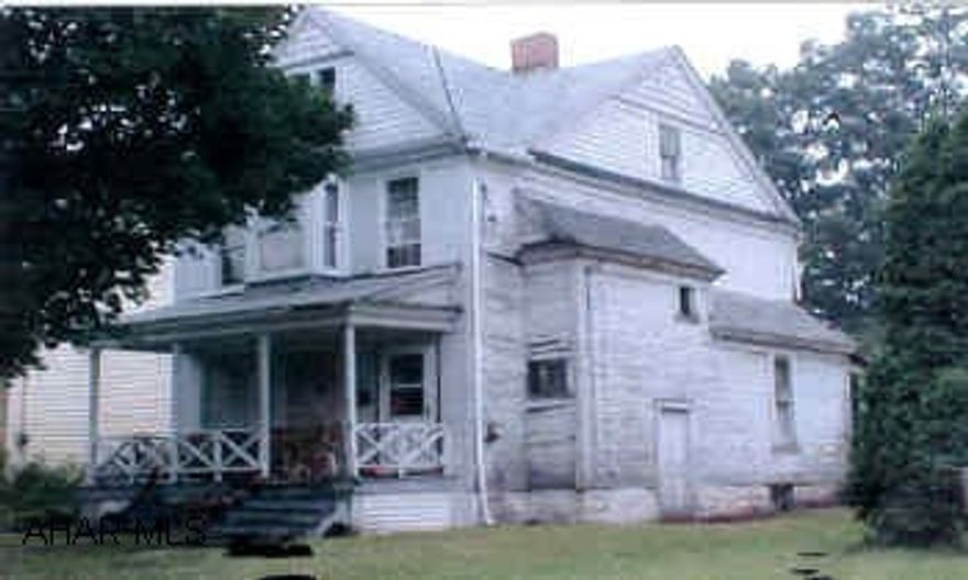 2 STORY 3 BEDROOM NEEDS WORK HOME NEEDS WORK.  GREAT NEIGHBORHOOD.