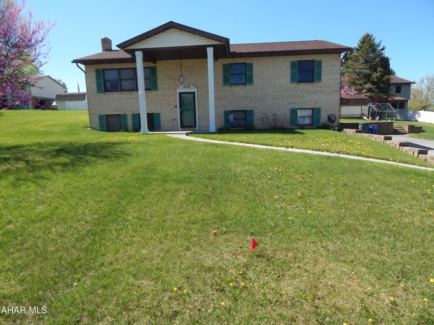 The owners invite you to see this beautiful split-level home that features dual floor living. This home also comes equipped with 4 restful bedrooms, one of which is a master bedroom, and 3 full baths. It also features a beautifully updated spacious kitchen.

Enjoy plenty of off-road parking with the long concrete driveway leading up to an integral 2-bay garage, which is currently being used as living space. This home also features a large Florida room and updated landscaping. Home Buyers will appreciate the large yard, perfect for entertaining friends or family.

Located in a desirable neighborhood in the Rolling Hills area, this home is priced to sell.

Contact the listing agent for more details or to schedule your private tour today!

Sale is contingent on seller purchasing a home.