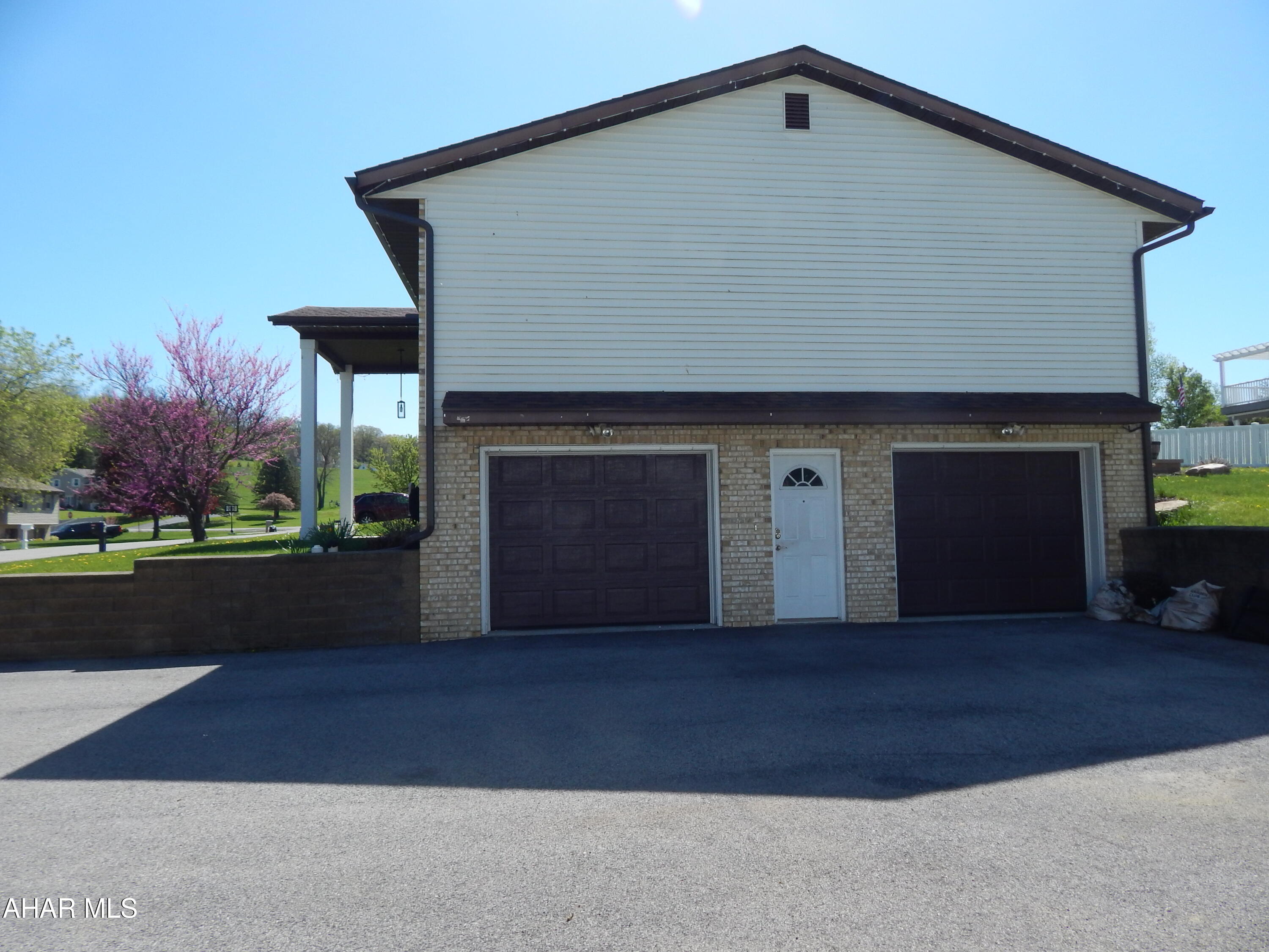 Rolling Hills - Residential