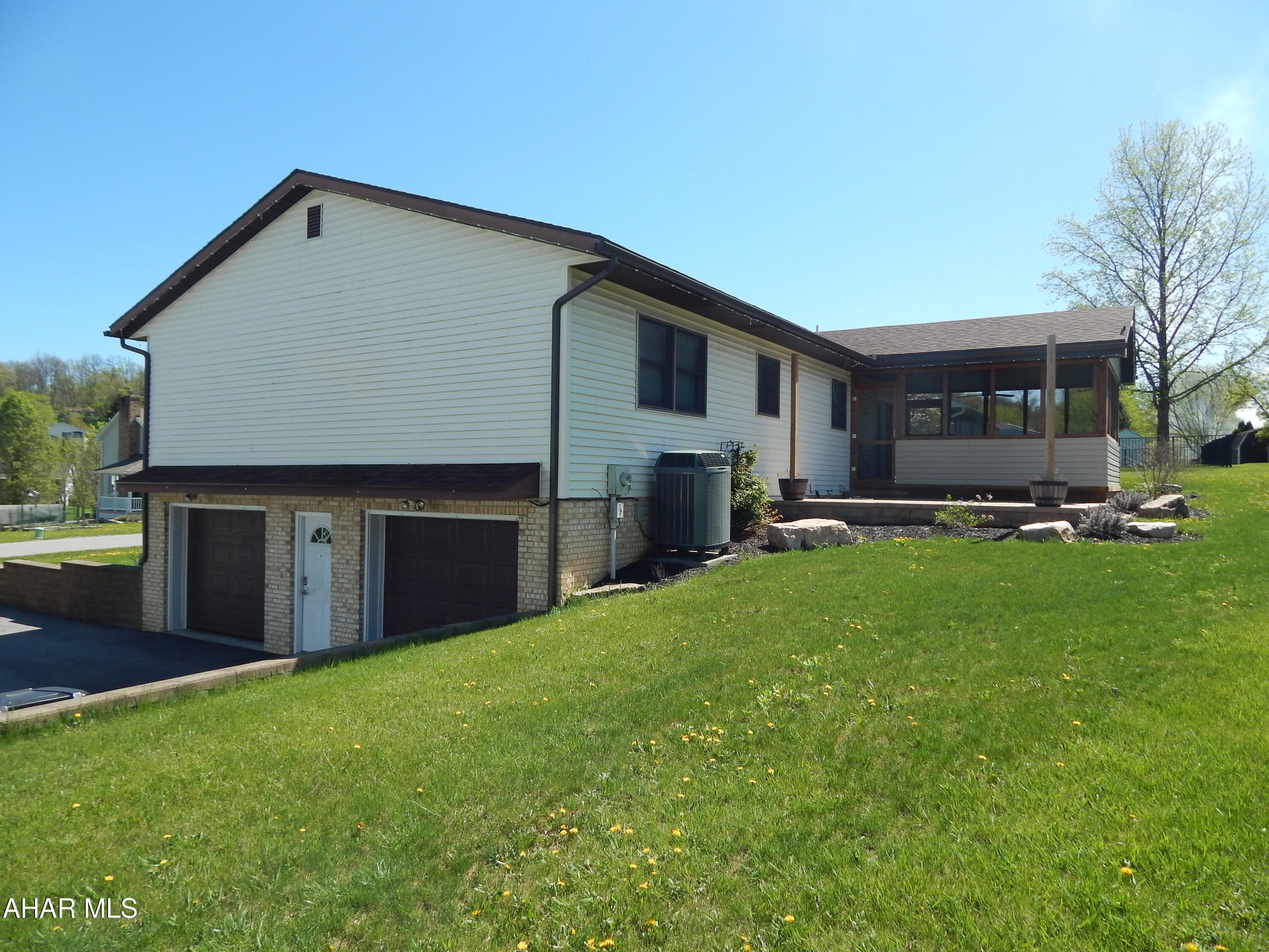 Rolling Hills - Residential