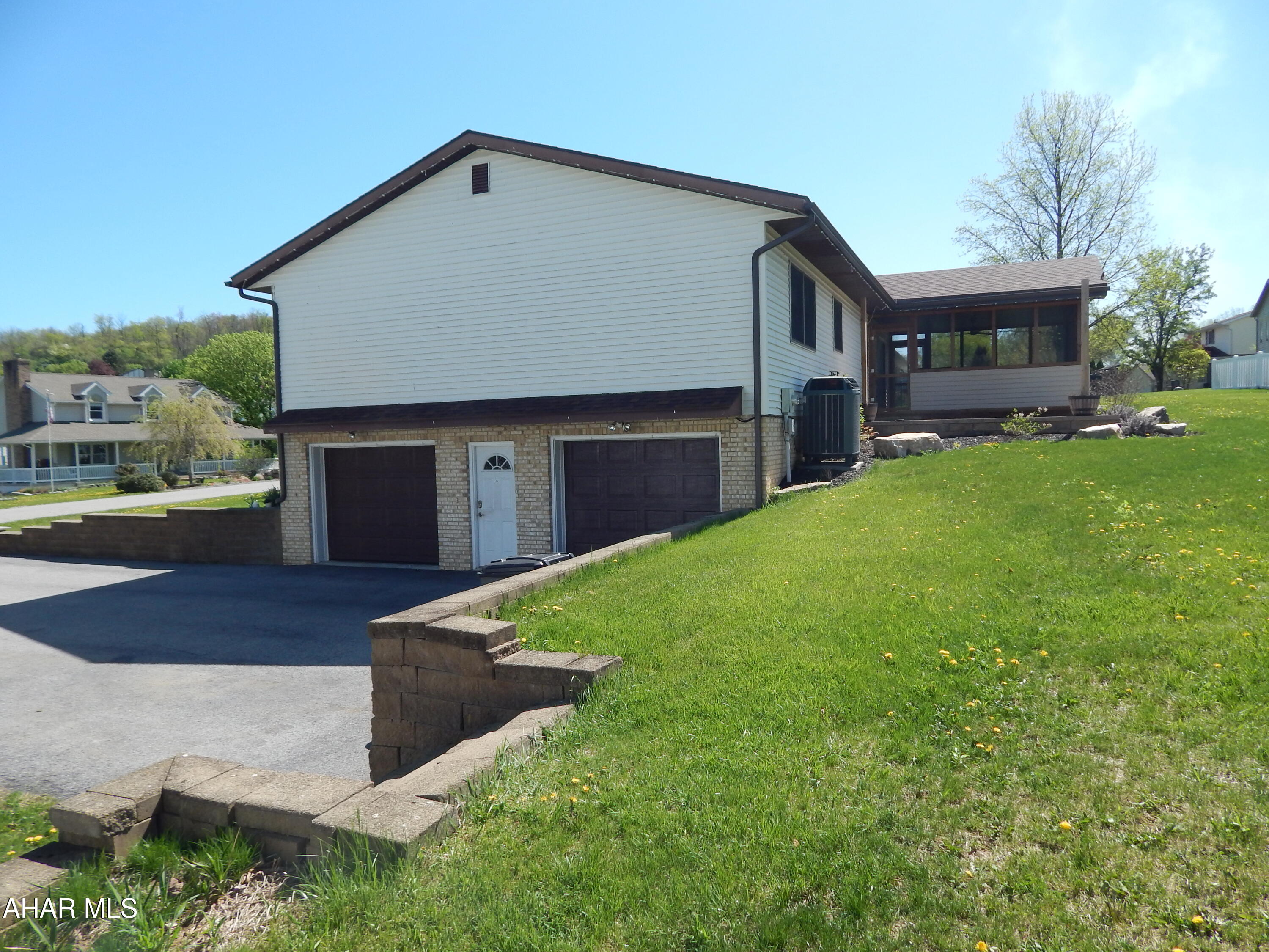 Rolling Hills - Residential