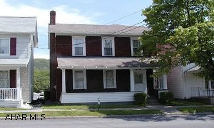 2 1/2 story, 3 bedroom home with hardwood floors. Thermopane windows. 1 car detached garage. 2 1/2 story, 3 bedroom home with hardwood floors. Thermopane windows. 1 car detached garage.