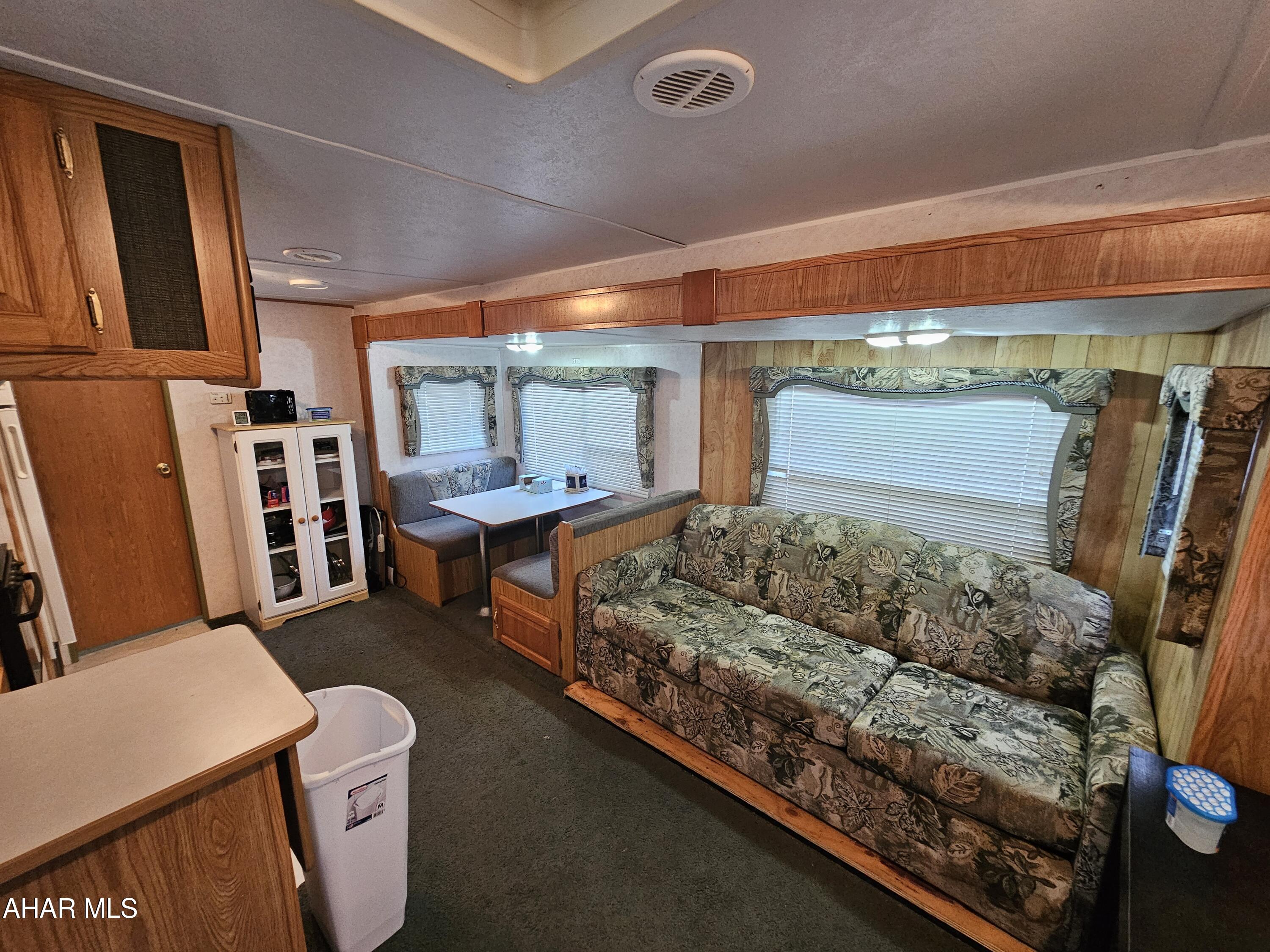 Glendale Yearound - Residential