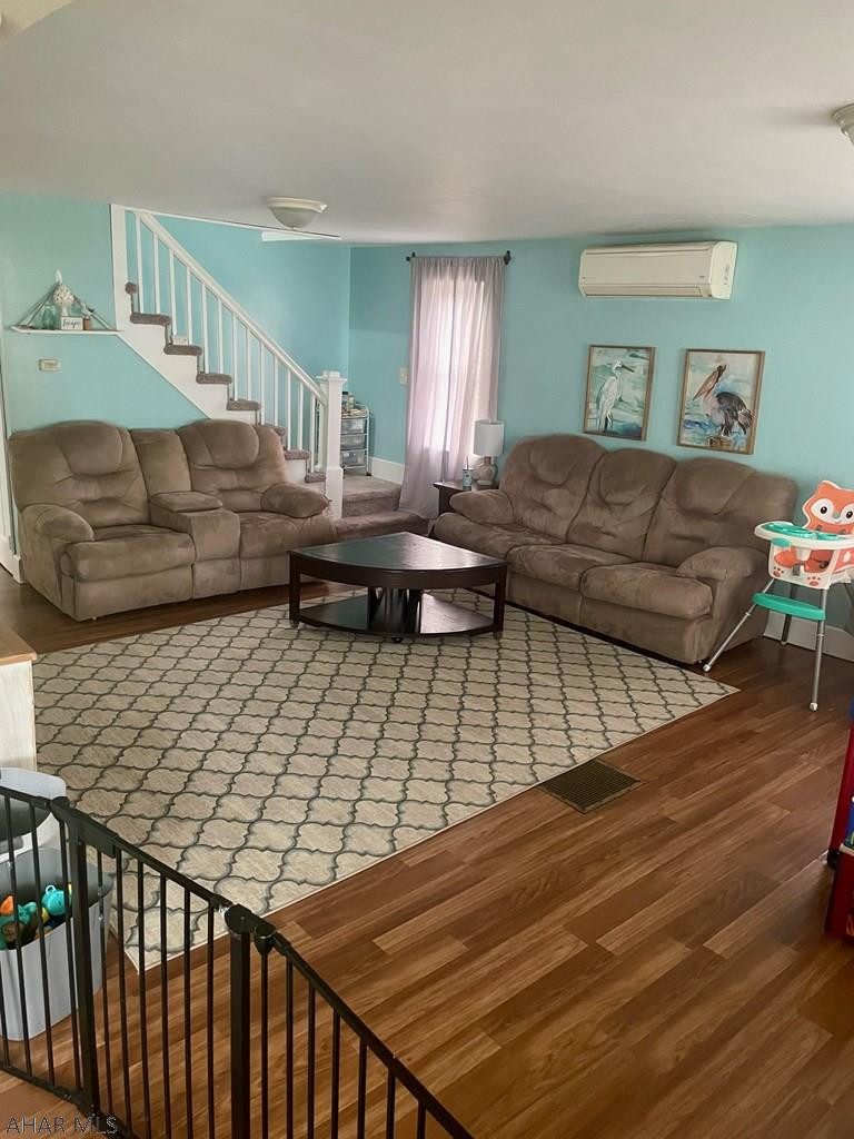 Saxton - Residential