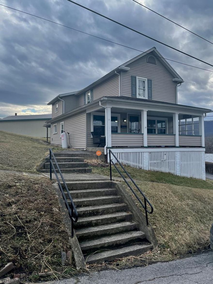 Very nice well-kept modern home conveniently located within walking distance to a local park. You enter the front door into a large open living room with a bonus room that could be used for an office space, reading room, or extra dining space. Kitchen features stainless steel appliances, a kitchen island, mud room area, and access to the back covered patio with walkway to very large detached 2 car garage. Laundry conveniently located on the first floor and full bathroom was recently updated. All 3 bedrooms are very spacious with the master bedroom featuring a huge walk-in closet currently being used as a nursery. This property is move-in ready, schedule your showing today!