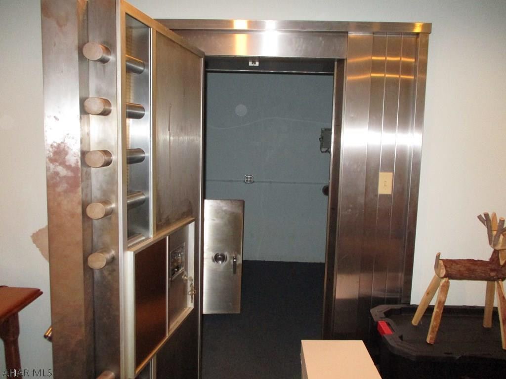 Unknown - Commercial Sale