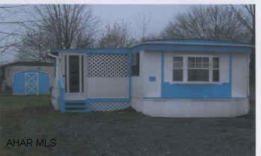 1976/12x65 Single wid mobile home.  Motivated Sellers! Lot Rent 220/includes