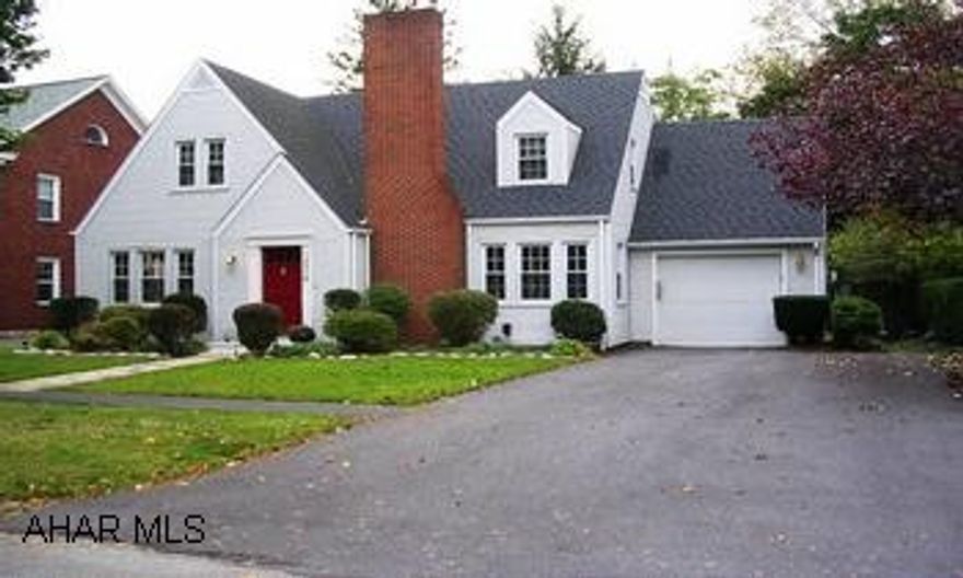 TWO STORY 4 BEDROOM, 2.5 BATH COLONIAL IN MANSION PARK. EAT-IN KITCHEN WITH GRANITE COUNTERTOPS. LIVING ROOM WITH STONE FIREPLACE. JACUZZI TUB. HOME INSPECTION PROVIDED. TWO STORY 4 BEDROOM, 2.5 BATH COLONIAL IN MANSION PARK. EAT-IN KITCHEN WITH GRANITE COUNTERTOPS. LIVING ROOM WITH STONE FIREPLACE. JACUZZI TUB. HOME INSPECTION PROVIDED.