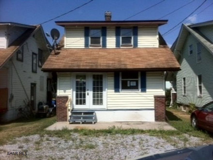Sold AS IS - no utilities on - needs work - CASH ONLY SALE.