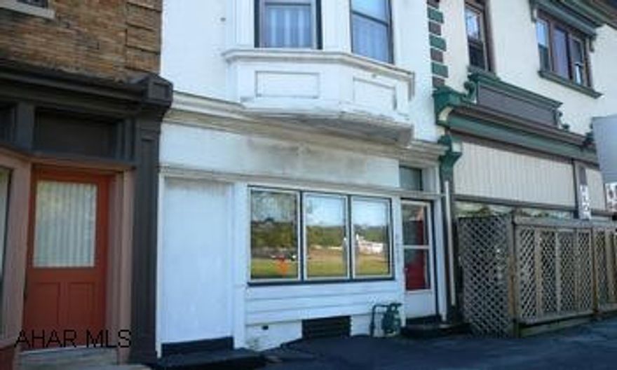 5 BEDROOM, 2 BATH KNICKERBOCKER, NOW A RESIDENCE. FIRST FLOOR AREA COULD BE OFFICE, SMALL BUSINESS. POSSIBLE DELAYED POSSESSION. 5 BEDROOM, 2 BATH KNICKERBOCKER, NOW A RESIDENCE. FIRST FLOOR AREA COULD BE OFFICE, SMALL BUSINESS. POSSIBLE DELAYED POSSESSION.