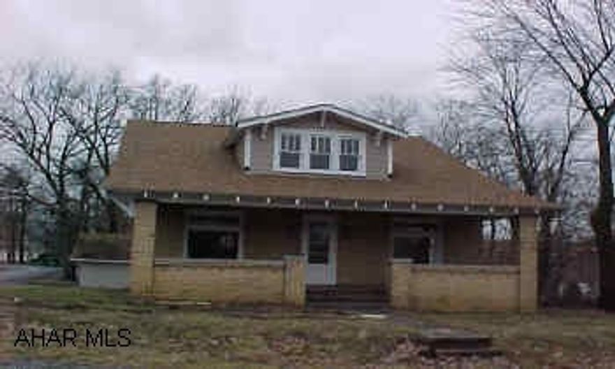 Beautifully remodeled Lakemont home featuring 1st floor laundry, formal dining room, 2 car garage This home is a must see everything brand new!!! Call Lacey @ 934-3962 for details