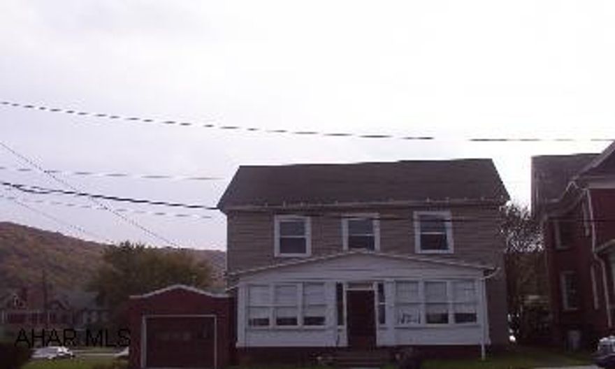 Sharp 3 bedroom home, 1.5 baths, berber carpet, vinyl siding, thermal windows, garage, off-street parking, walk to schools and downtown shopping.