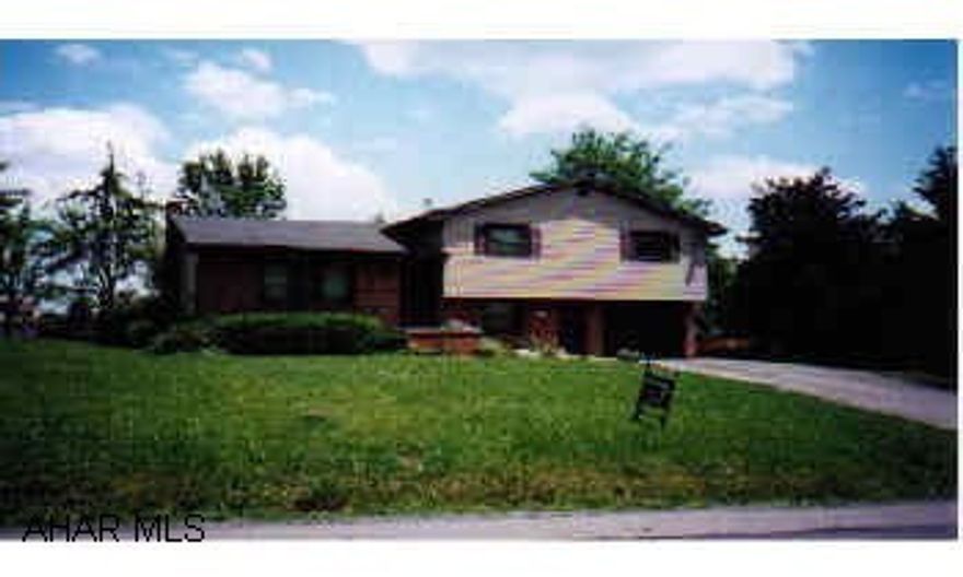 S-P-A-C-I-O-U-S, wonderful family home w/large bedrooms, big closets, family room w/wood burner on almost 1/2 acre in Hollidaysburg Schools  Listing & Selling agent: Piper, Frances J. S-P-A-C-I-O-U-S, wonderful family home w/large bedrooms, big closets, family room w/wood burner on almost 1/2 acre in Hollidaysburg Schools. Electric System - 100 amp.    Listing & Selling agent: Piper, Frances J.