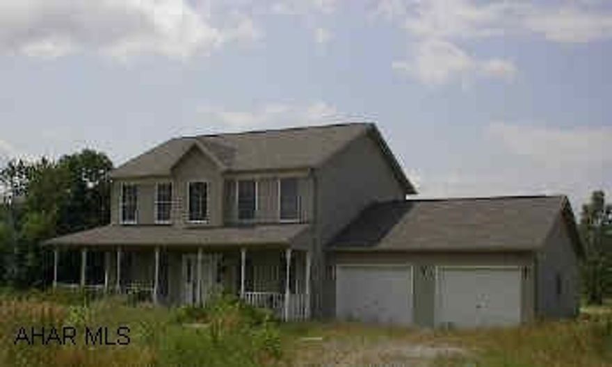 NEWER 2 STY ON 2 AC LEVEL COUNTRY LOT.  3 BED, 2.5 BA., CA, FP, CALL DARLA 934-4663 OR 696-1227 DON'T MISS YOUR CHANCE!  GREAT STYLE WITH GREAT ROOM OFF KIT. LG. 2 AC. LEVEL YARD.  PRIVATE, SOME REPAIRS TO BE MADE.  DARLA 696-1227 OR 934-4663. AS IS  WWW.REOTRANS.COM