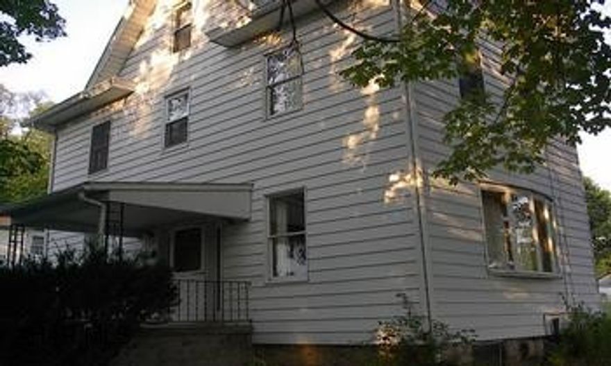 LARGE 3-5 BEDROOM HOME ON 100 X 150 CORNER LOT.  MANY UPDATES. COULD BE MULTI FAMILY.  OSCEOLA MILLS.  DARLA - 934-4663 NEWER WINDOWS, SIDING, KITCHEN, LARGE ROOMS.  1ST FL BATH AND LAUNDRY. GREAT FAMILY OR MULTI HOME 3-5 BEDROOM, 2 BATH.  OSCEOLA MILLS. DARLA 934-4663 OR DARLA4HOMES @AOLC.OM