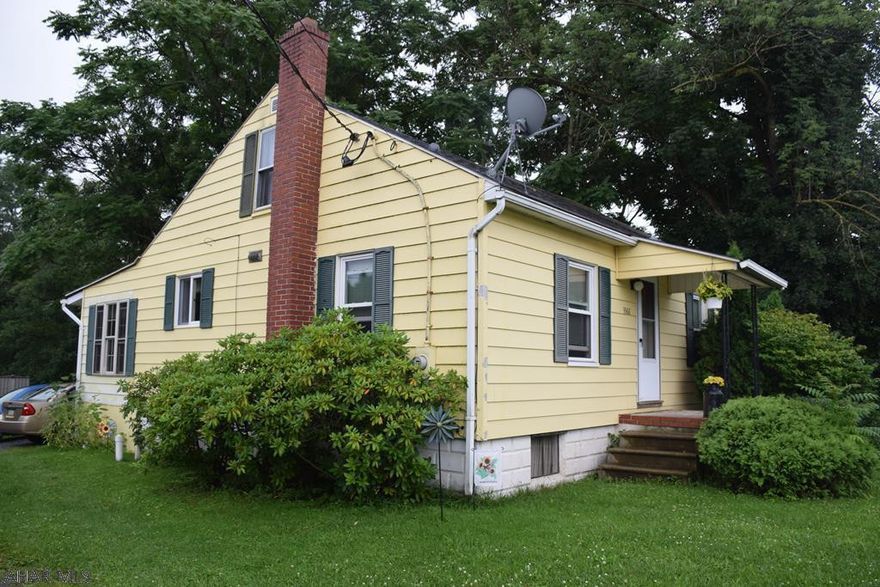 Super investment property with single family rental, and tenant-owned mobile home lot rental.  There are spaces and hook-ups for the placement of two additional income producing mobile homes.  Currently two income producing rentals with the potential of four.