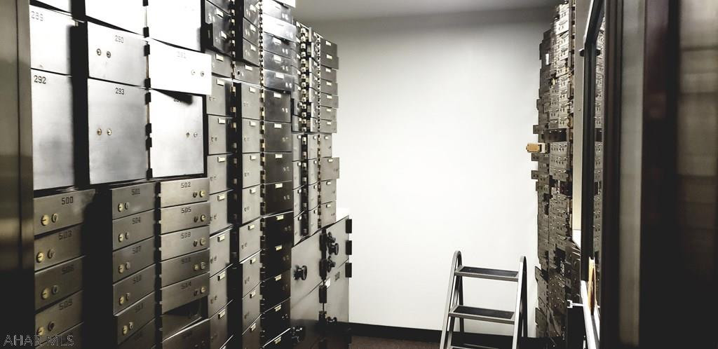 Unknown - Commercial Sale