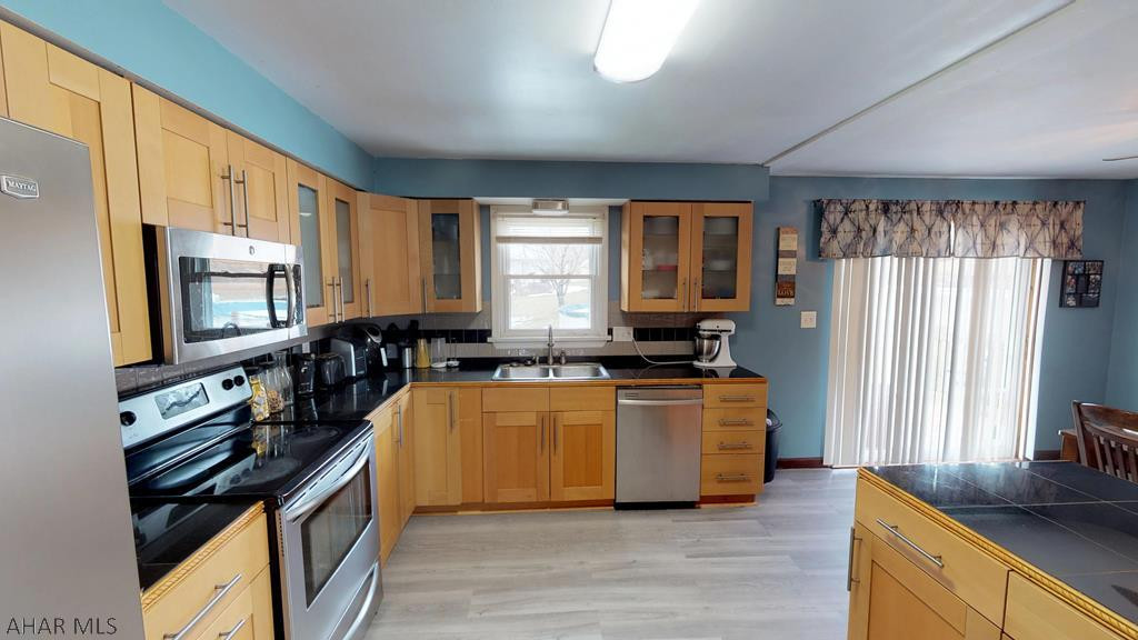 Maple Hollow - Residential