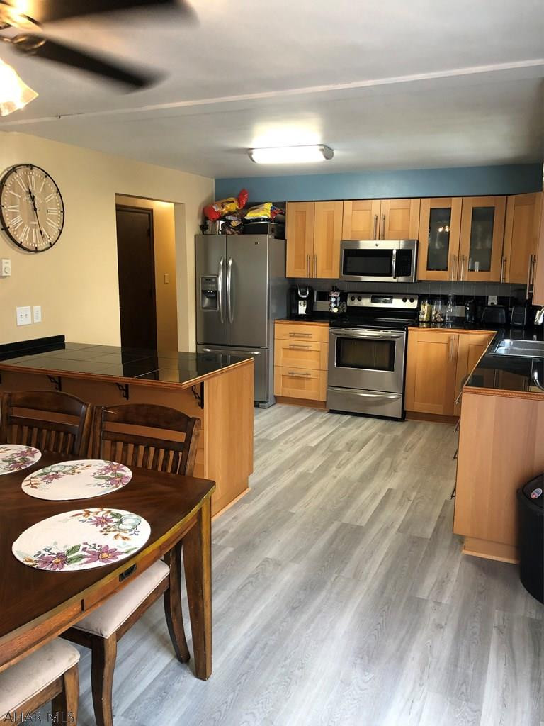 Maple Hollow - Residential