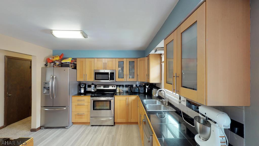 Maple Hollow - Residential