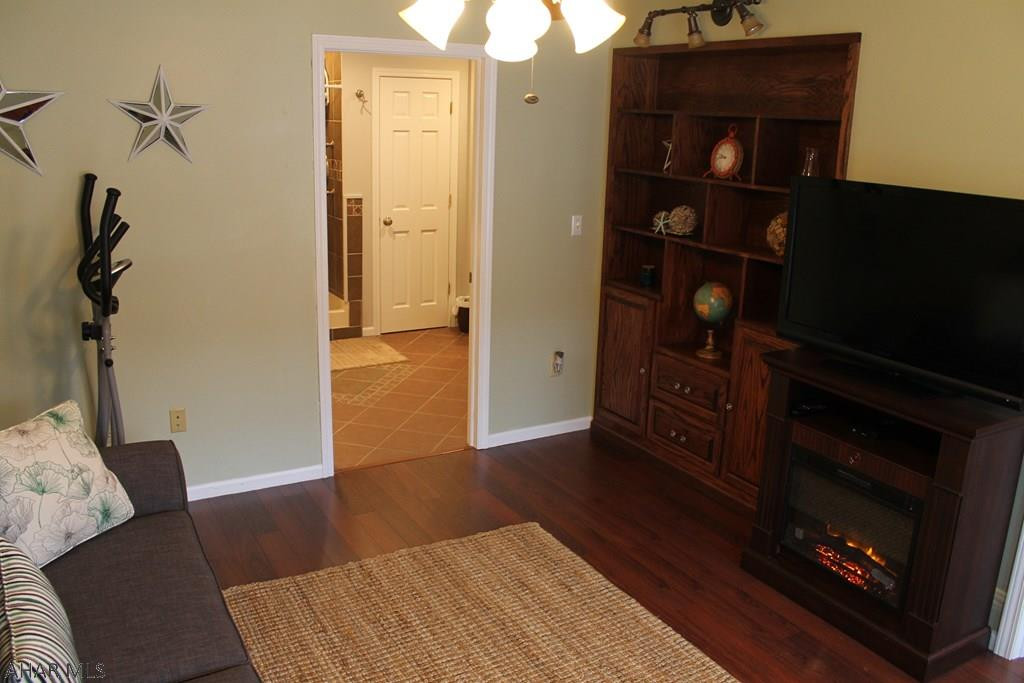 Holliday Heights - Residential