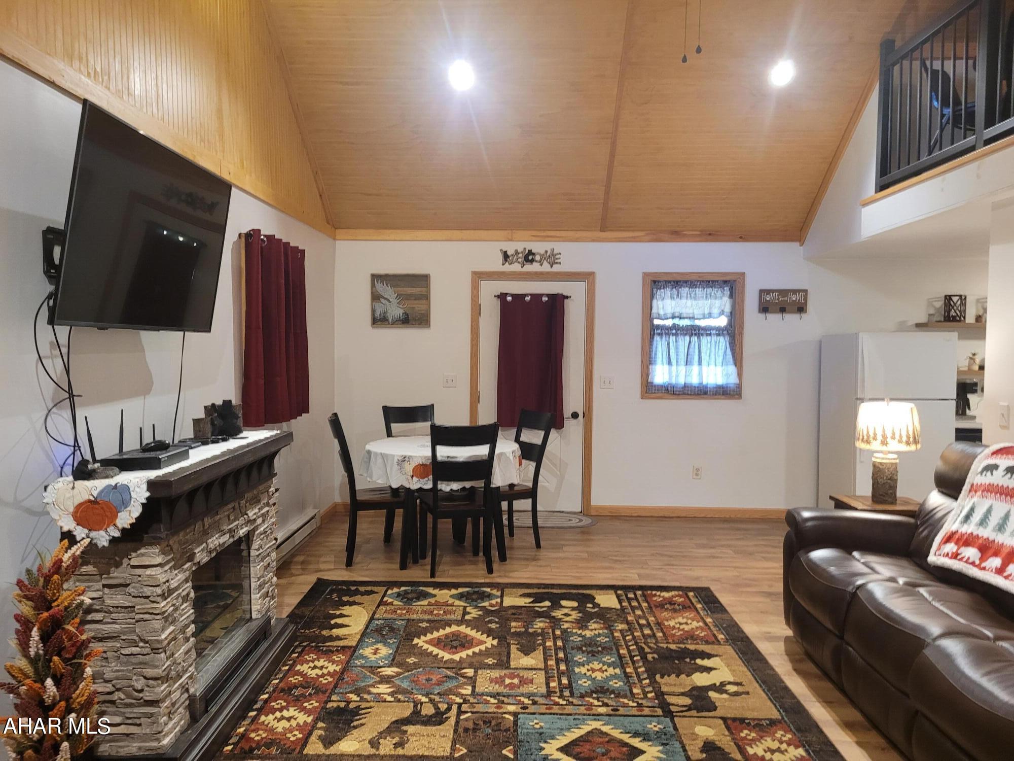 Glendale Yearound - Residential