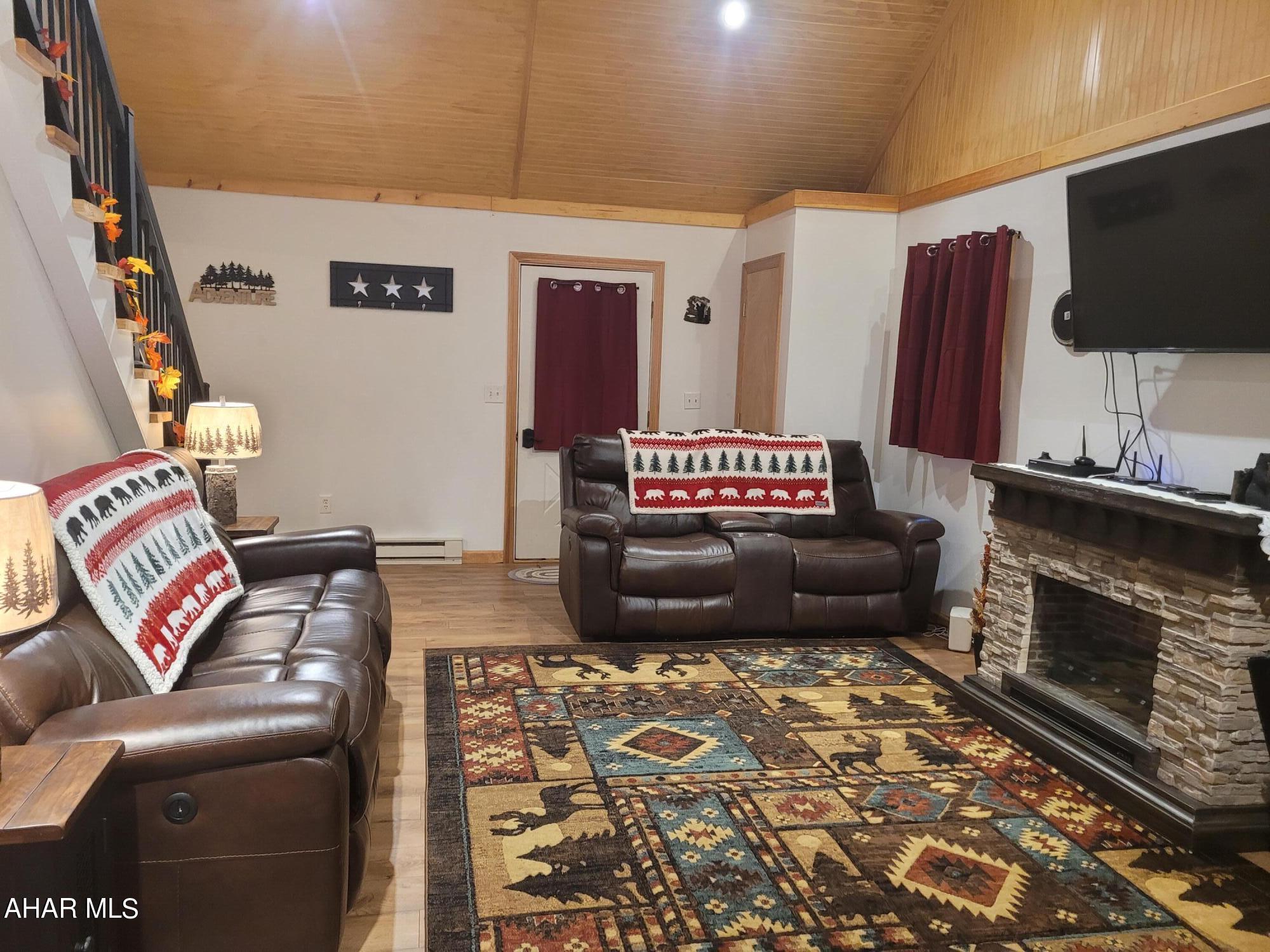 Glendale Yearound - Residential