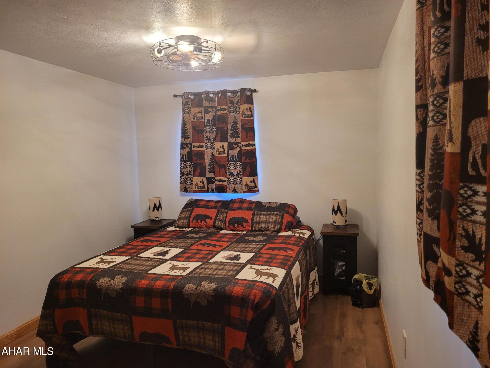 Glendale Yearound - Residential