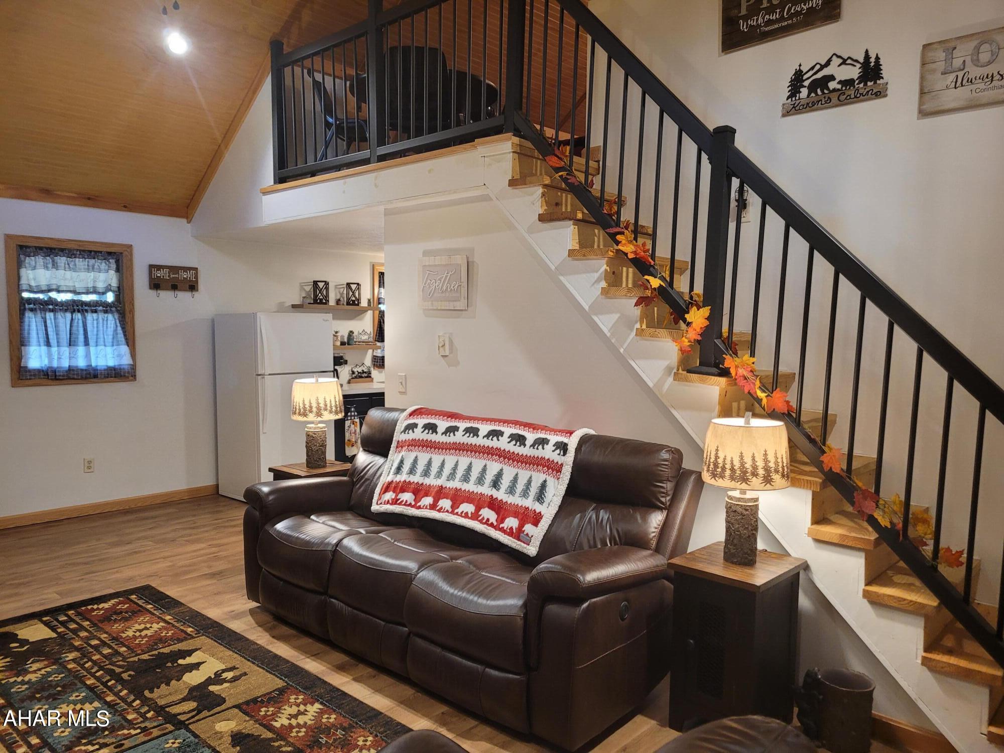 Glendale Yearound - Residential