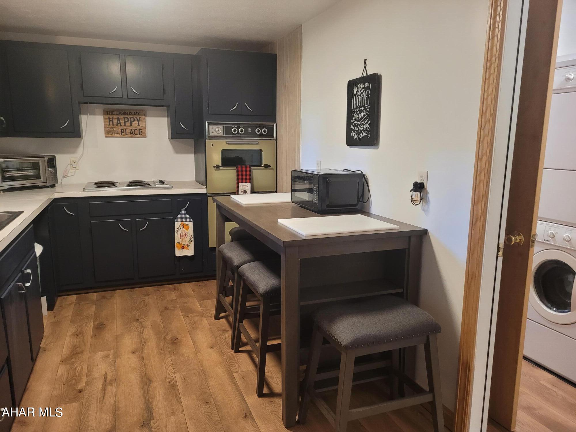 Glendale Yearound - Residential