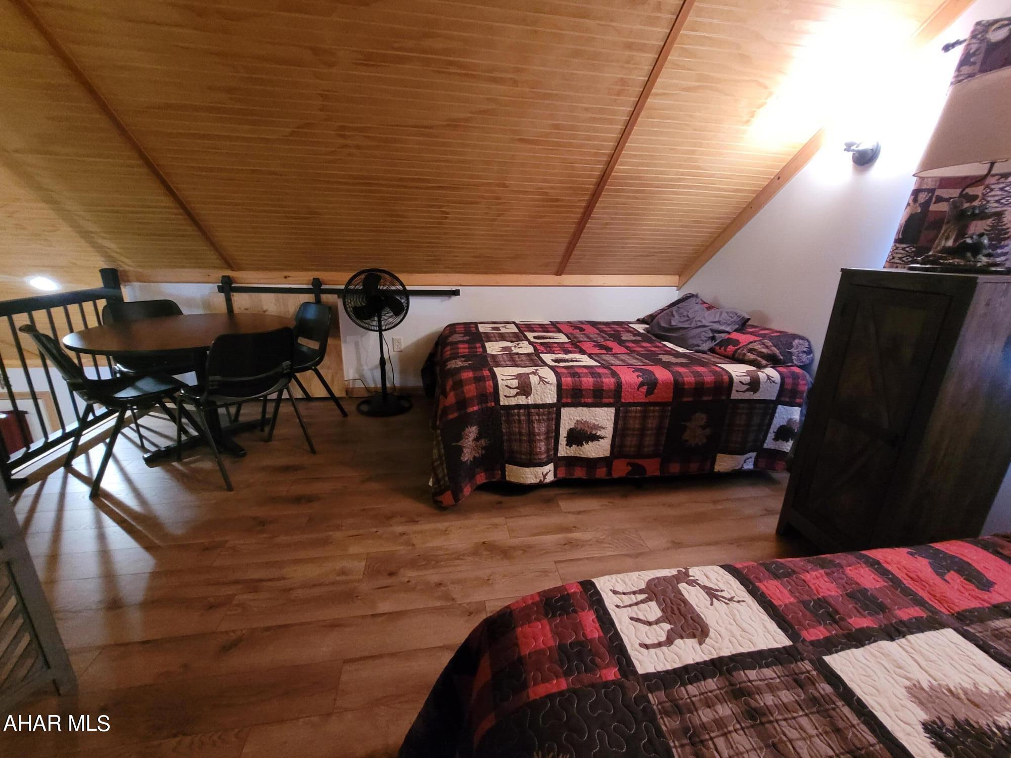 Glendale Yearound - Residential