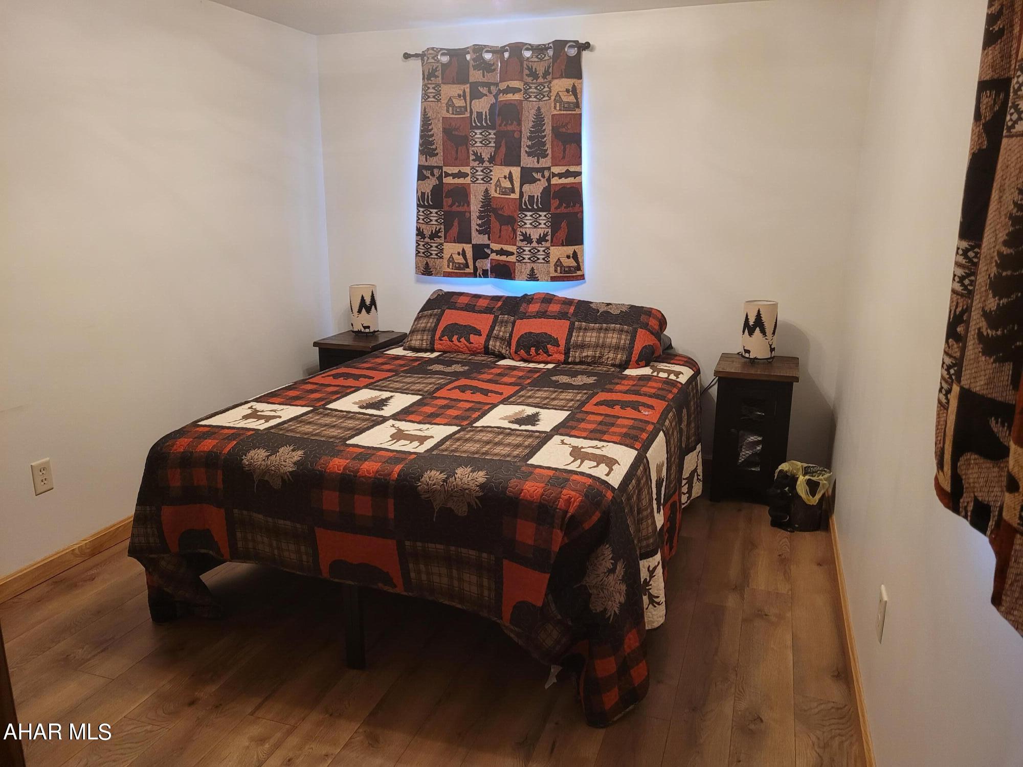 Glendale Yearound - Residential