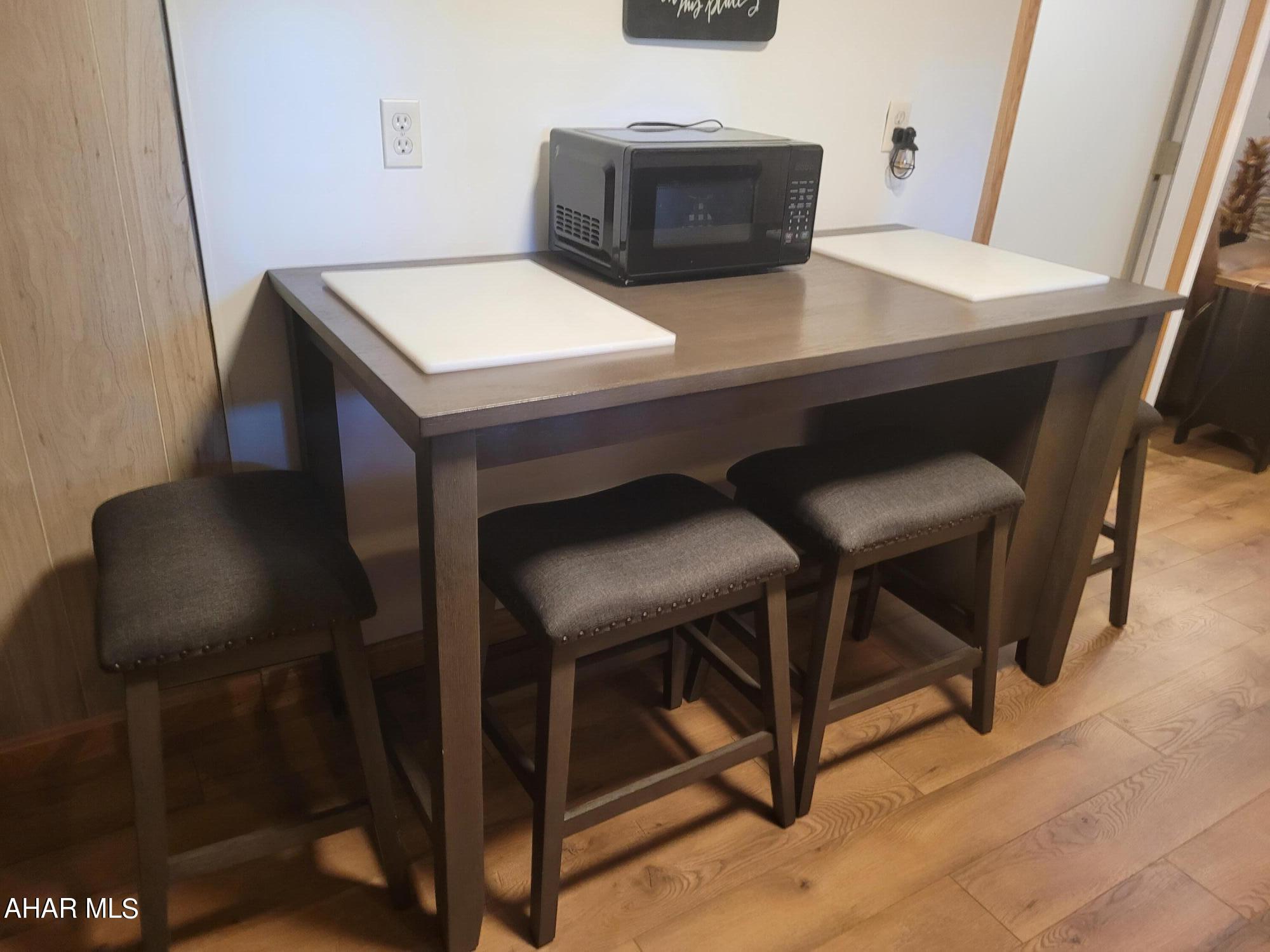 Glendale Yearound - Residential