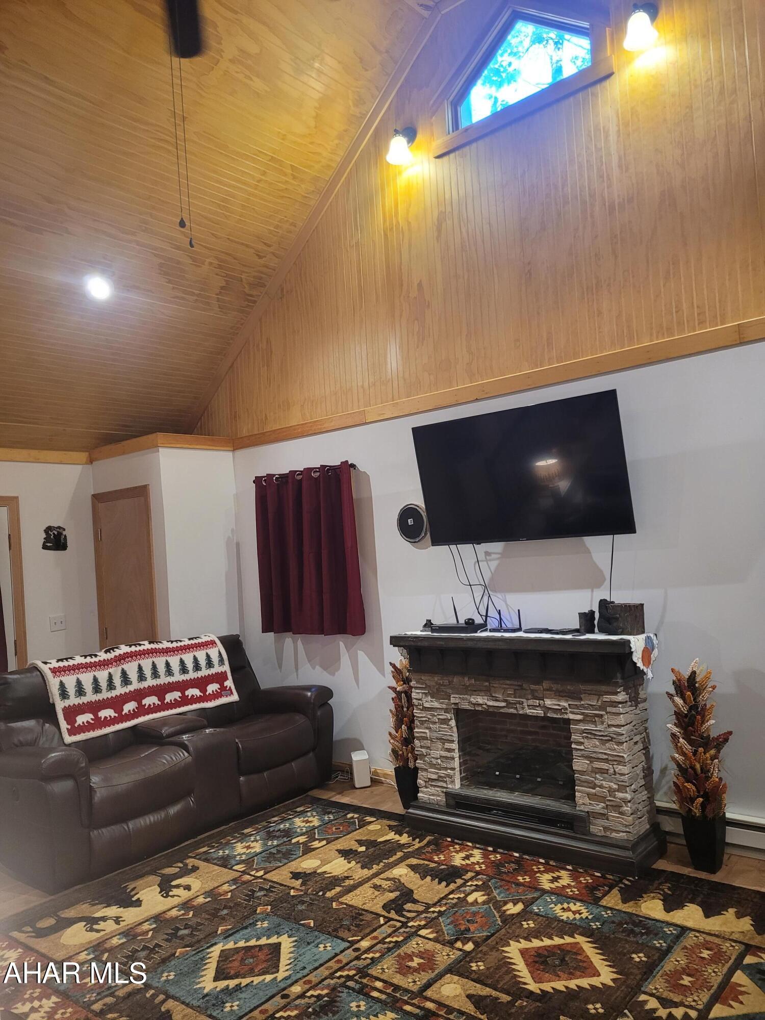 Glendale Yearound - Residential