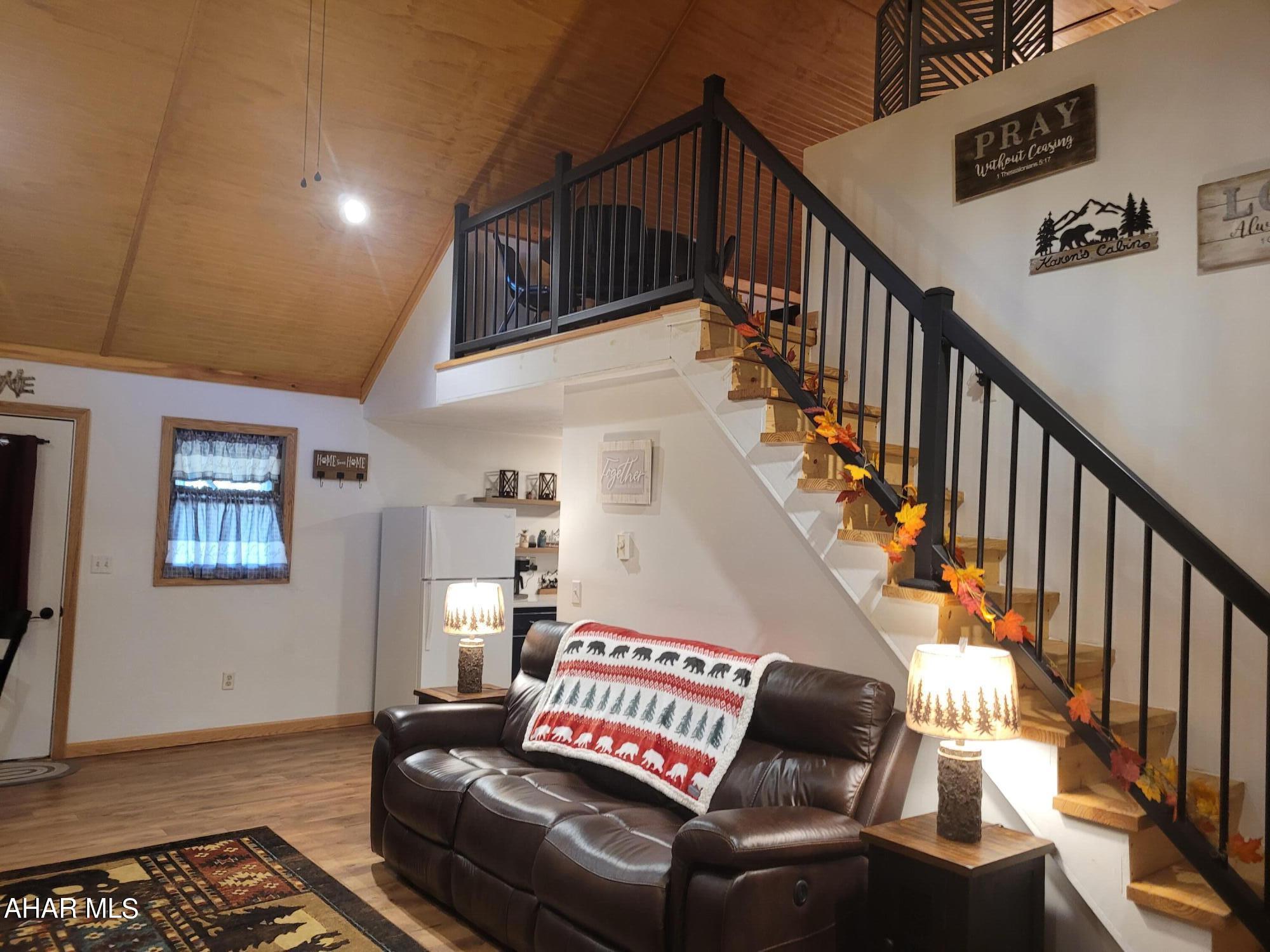 Glendale Yearound - Residential