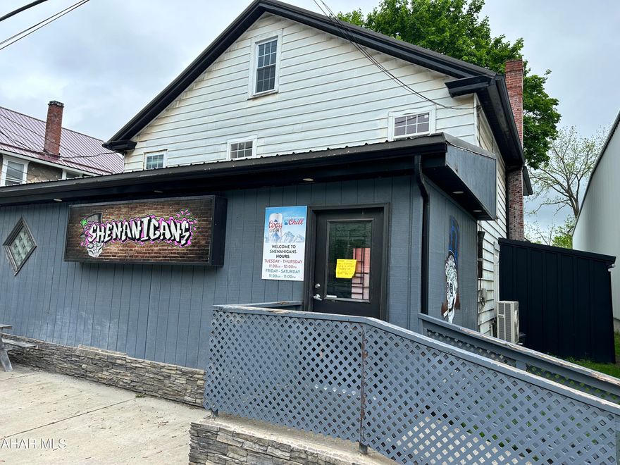 Great opportunity to be your own boss, local bar/restaurant with 1 rental apartment on second floor. Includes equipment, liquor license and building. newer metal roof, updated interior.