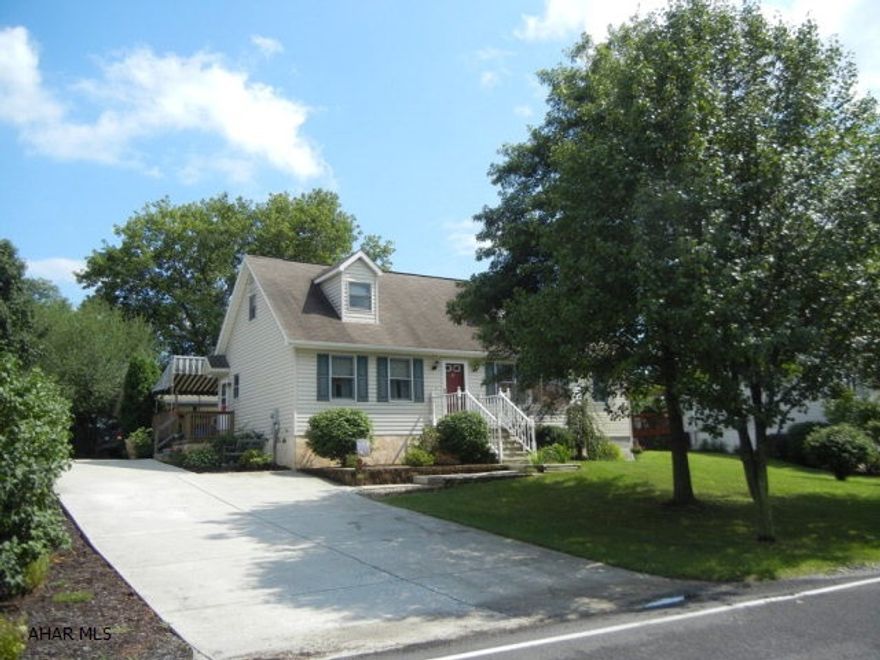 Rolling Hills. 4 bedrooms with 3.5 baths. eat-in kitchen with built in kitchen table. 1st floor master bedroom has it's own bathroom.basement is all finished and has 3 finished rooms plus laundry room. The owners use a room in the basement as a bedroom..and use the 1st floor 2nd. Bedroom as an office. The outside area has an outbuilding with electricity, and a separate shed. Nice level lot for basketball..covered deck.