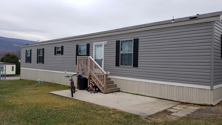 2017 Mobile Home in Greendown Acres park. This nearly near home features 3 bedrooms and 2 full bathrooms. The master has a large suite with garden tub. The second bathroom is a "jack and jill" bath between the 2nd and 3rd bedrooms. This home has been well maintained and ready for a new owner. Monthly lot rent includes water, sewer, and trash $436/month. New buyer must complete and be approved by Greendown Acres. Call listing agent for more information.