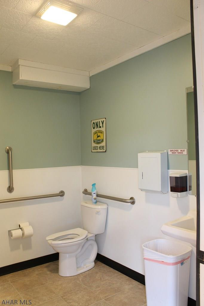 Unknown - Commercial Sale