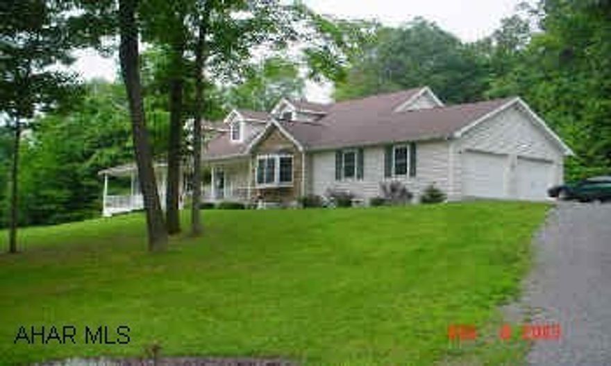 Well maintained home sitting on 1.75 acres in Glendale Yearound. Like new construction on 1.75 acres in Glendale Yearound.  C/A, double fireplace in MBR.  Assoc. Dues of $535 yr. includes trash service, water/sewer, pool and athletic facilities. Like new construction on 1.75 acres in Glendale Yearound.  C/A, double fireplace in MBR.  Assoc. Dues of $535. yr. includes trash service, water/sewer, pool and athletic facilities.