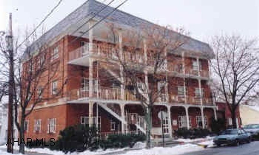 GOOD RATE OF RETURN. GREAT AREA. EXTRA LOT FOR PARKING. VERY WELL MAINTAINED. ALL UNITS RENTED BUT 2. ALL ONE BEDROOM APTS. RENT FOR $330 EXCEPT ONE AT $300 AND ONE AT $275. TENANT PAYS ELEC. WHICH INCLUDES THE HEAT.  LOT SIZES- LOT 57A IRR. 57-1- 29X101  55- 52X60 85- 31X107.