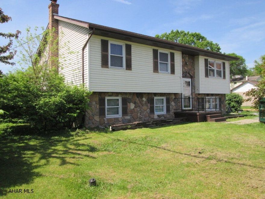 Well-maintained bi-level in Spring Cove school district!  Eat-in kitchen with beautiful wood cabinets.  Plenty of closet space in every bedroom.  First floor bath has a large sink and recessed lighting.  Basement features a huge family room, full bath and laundry.  Attached garage.  New roof in 2011.  Enjoy a peaceful summer evening on the back deck in the hot tub!