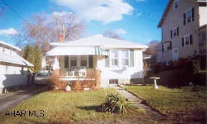 Cozy 1 story 2BR, completely maintenance free, 1 car garage, large deck and C/A. Cozy 1 story 2BR, completely maintenance free, 1 car garage, large deck and C/A.